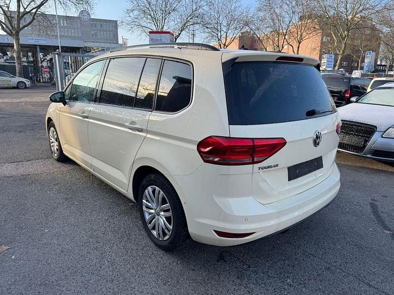 Gebraucht VW Touran 116 PS (85 kW) 2019 Beige Van / Kleinbus