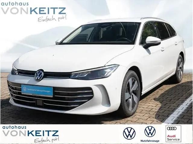 Weiß Gebraucht 2024 VW Passat Business Limousine | 31.250 € (Superpreis) - Bild 1/4