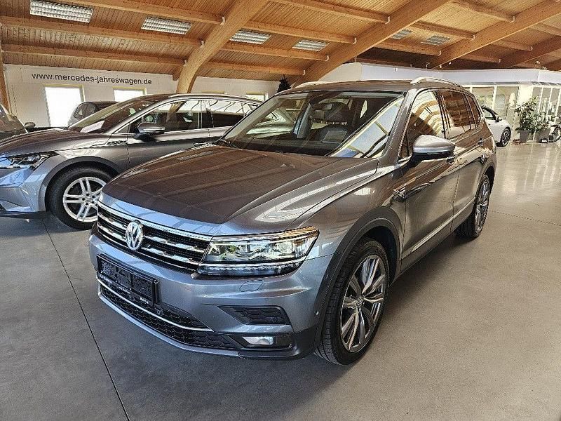 Grau Gebraucht 2018 VW Tiguan Highline SUV | 23.900 € (Fairer Preis) - Bild 1/4