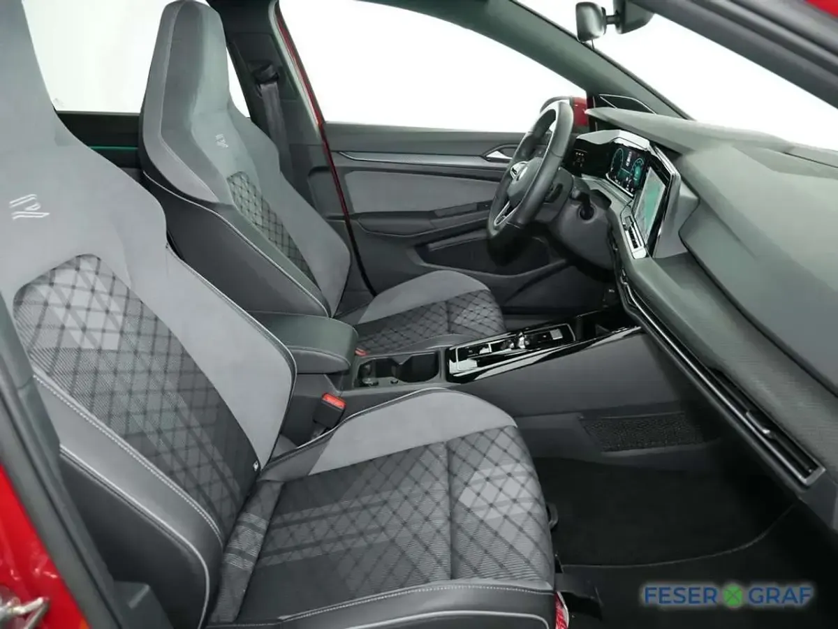 Gebraucht VW Golf VIII R-line 190 PS (139 kW) 2023 Kings red metallic Limousine