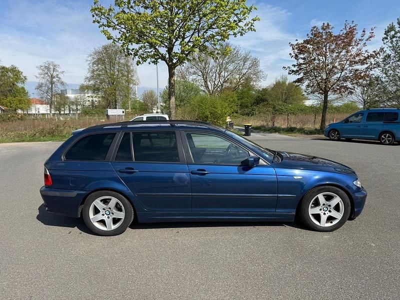 Second-hand BMW 320 150 CP (110 kW) 2004 Albastru Break
