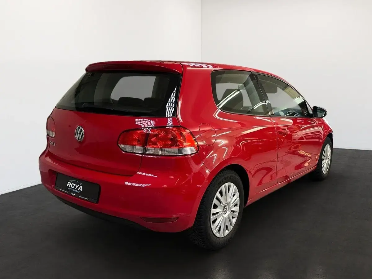 Gebraucht VW Golf Trendline 80 PS (58 kW) 2010 Rot Coupé