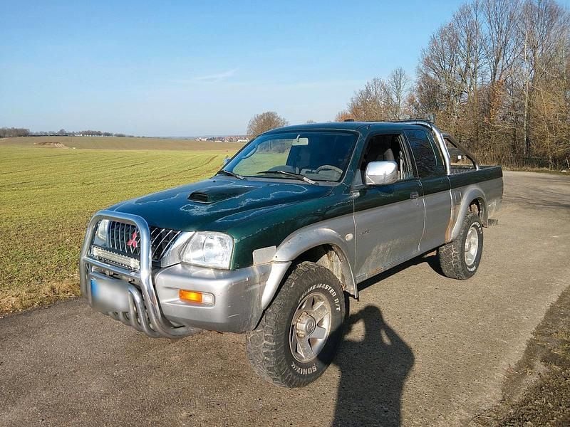 Usado Mitsubishi L200 133 HP (97 kW) 2003 Verde Pickup