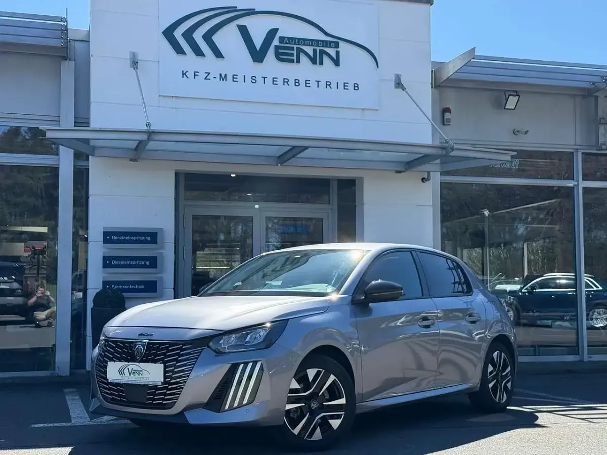 Gebraucht Peugeot 208 Allure 101 PS (74 kW) 2025 Grau Kleinwagen
