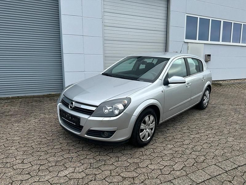 Gebraucht Opel Astra 105 PS (77 kW) 2004 Silber Limousine