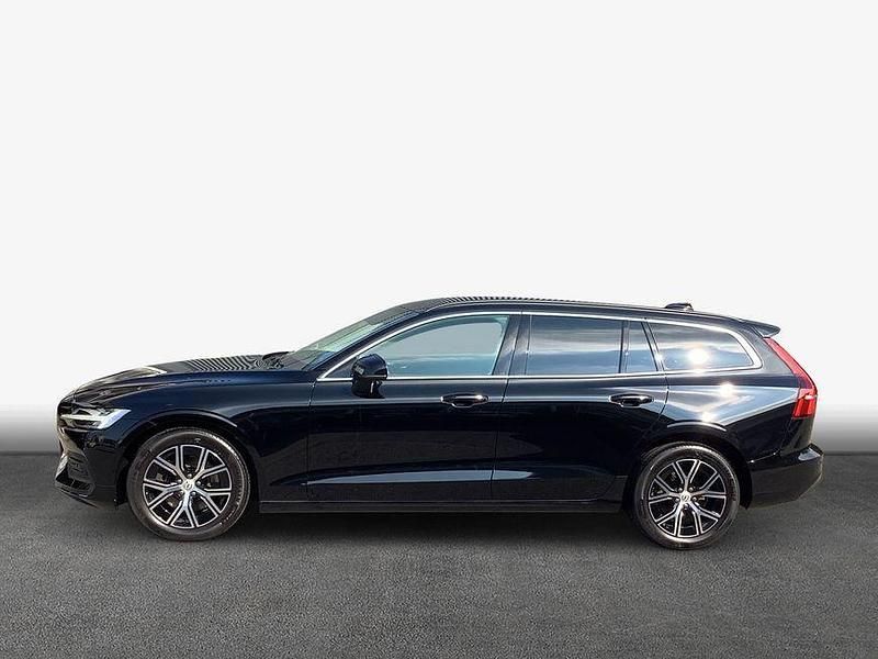 Gebraucht Volvo V60 Core 197 PS (144 kW) 2023 Schwarz Kombi