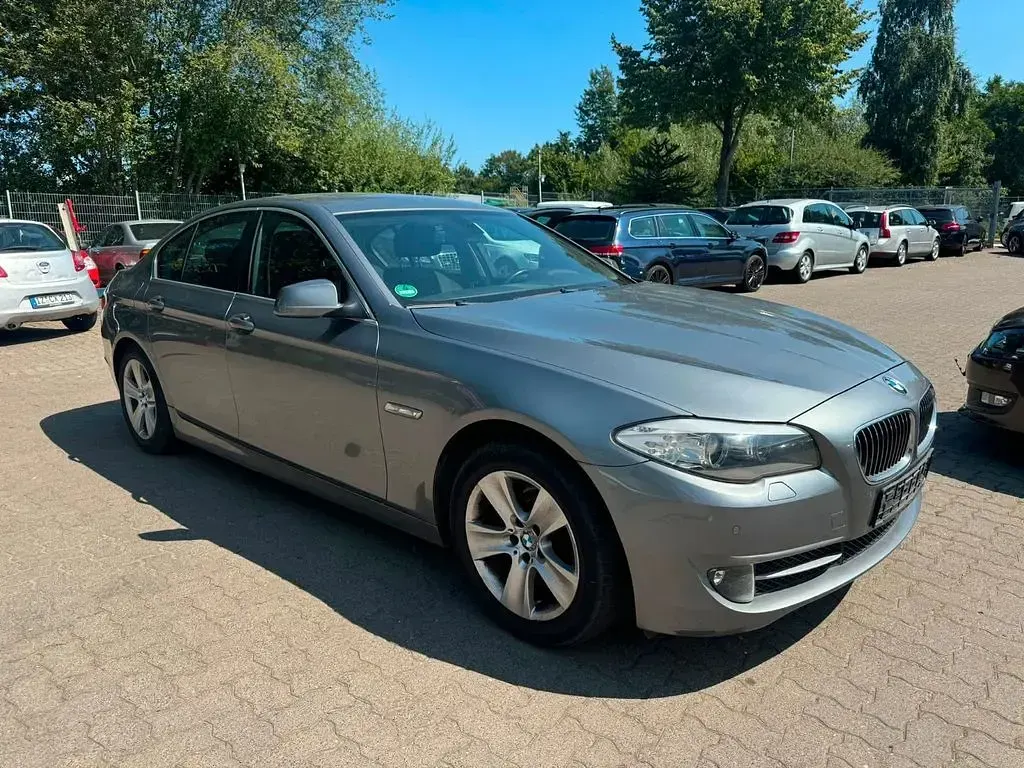 Gebraucht BMW 523 204 PS (150 kW) 2010 Grau Limousine