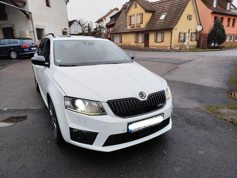 Weiß Gebraucht 2015 Skoda Octavia RS Kombi | 13.800 € (Fairer Preis) - Bild 1/4