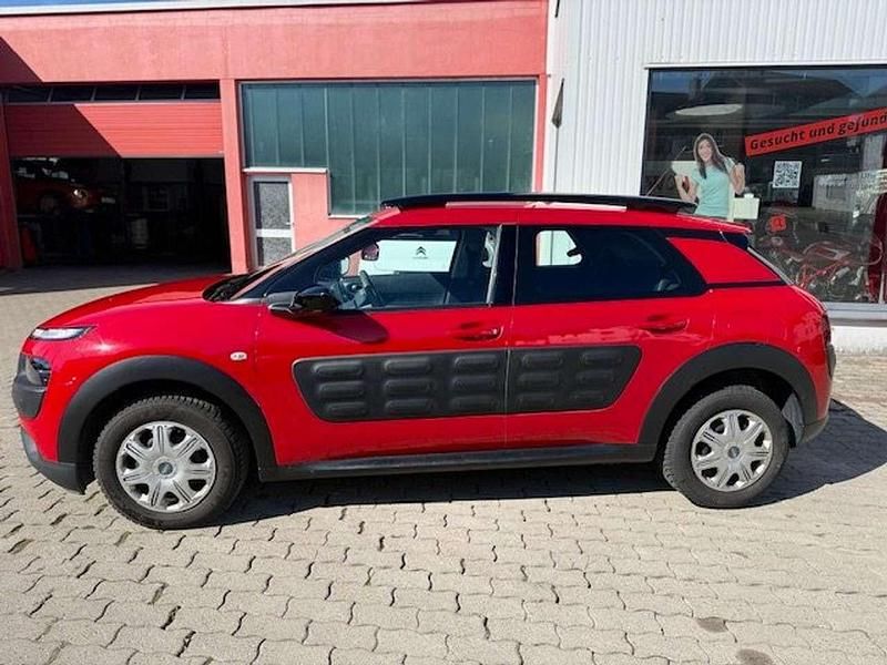 Gebraucht Citroën C4 Feel 82 PS (60 kW) 2016 Farbe rot aden SUV