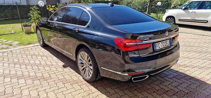 Gebraucht BMW 730 265 PS (194 kW) 2016 Schwarz Limousine