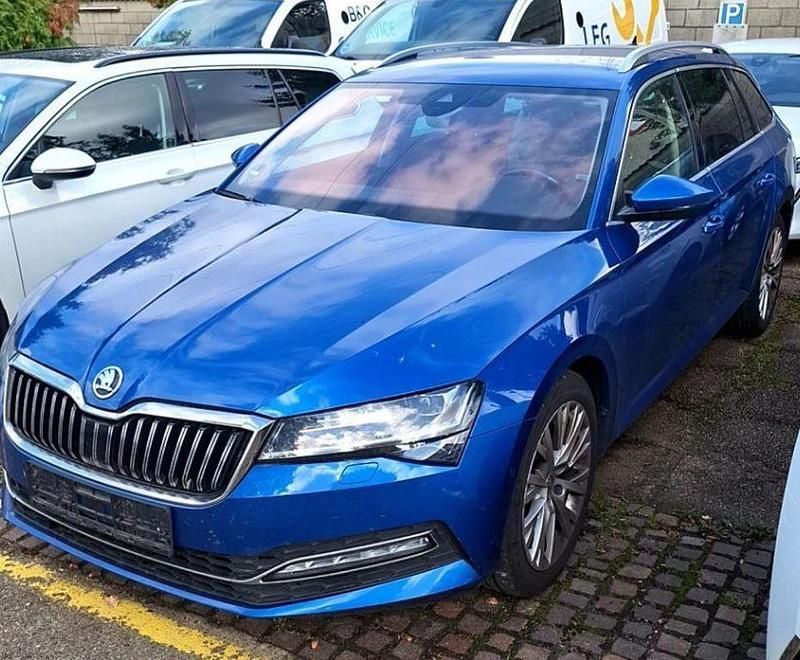 Blau Gebraucht 2020 Skoda Superb Style Kombi | 15.708 € (Superpreis) - Bild 1/4