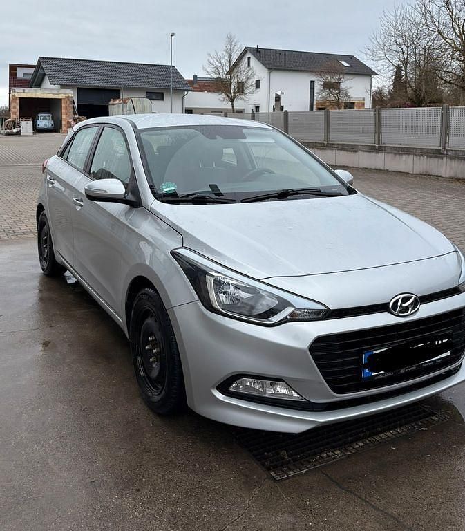 Gebraucht Hyundai i20 Active 101 PS (74 kW) 2018 Silber Limousine