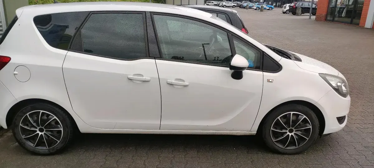 Gebraucht Opel Meriva 95 PS (69 kW) 2016 Weiß Van / Kleinbus