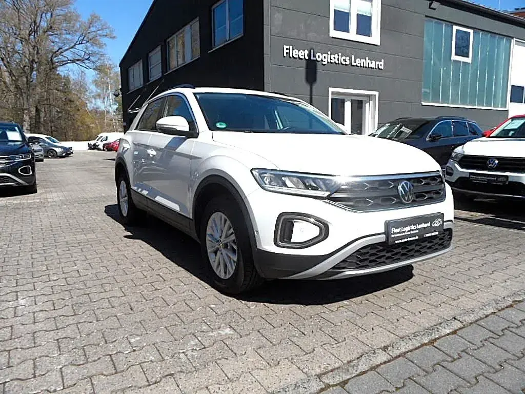Gebraucht VW T-Roc Life 150 PS (110 kW) 2023 Pure white SUV