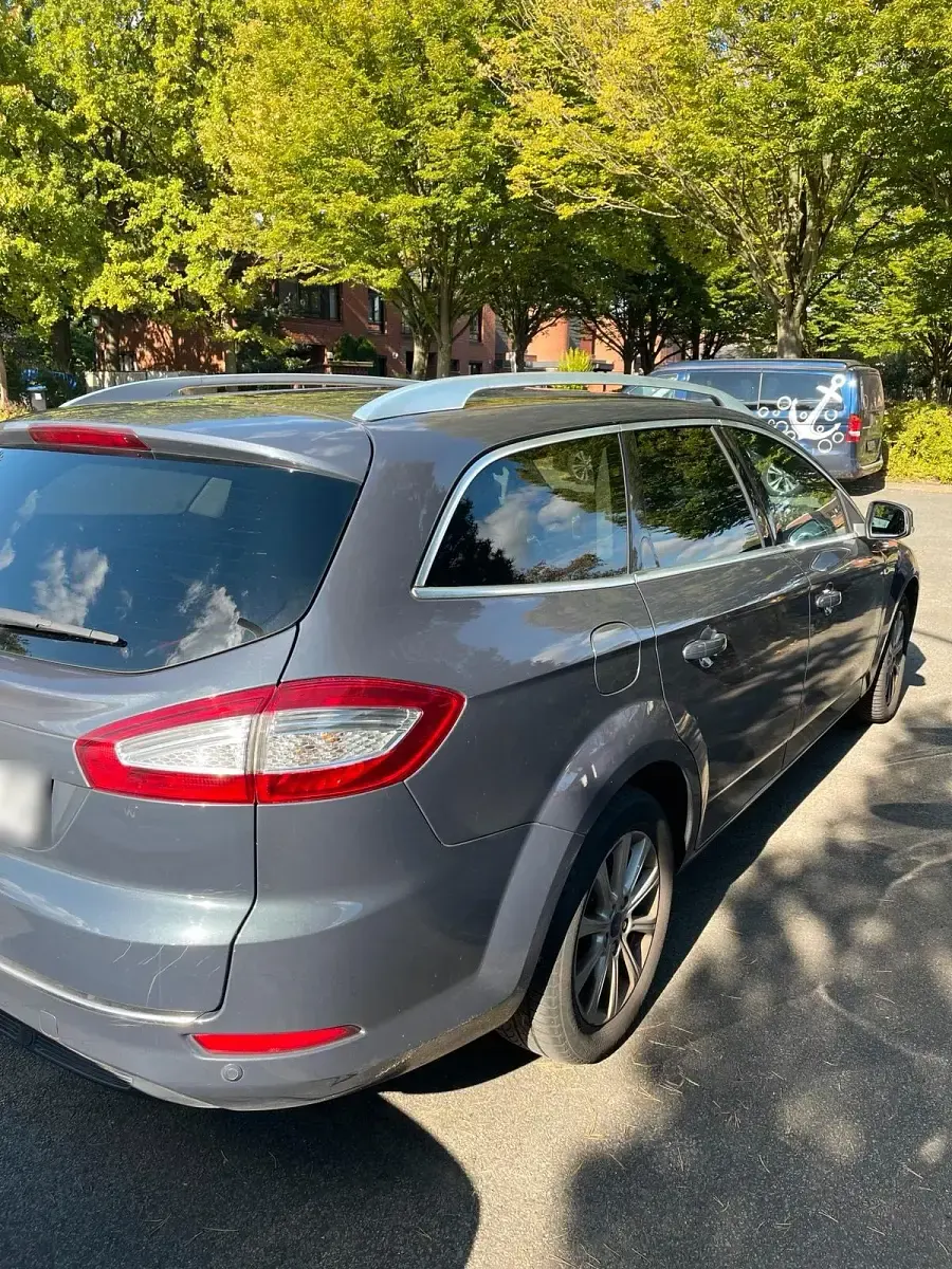 Gebraucht Ford Mondeo S 140 PS (102 kW) 2012 Grau Kombi