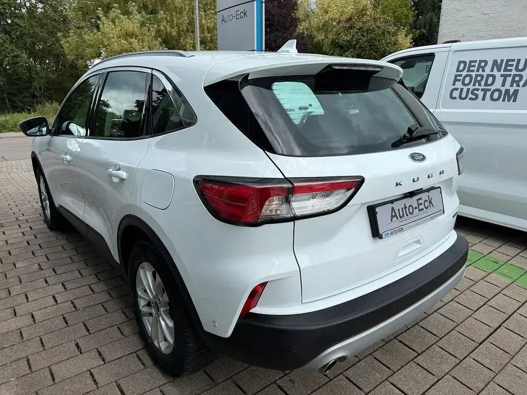 Gebraucht Ford Kuga Titanium 224 PS (164 kW) 2021 Weiß SUV