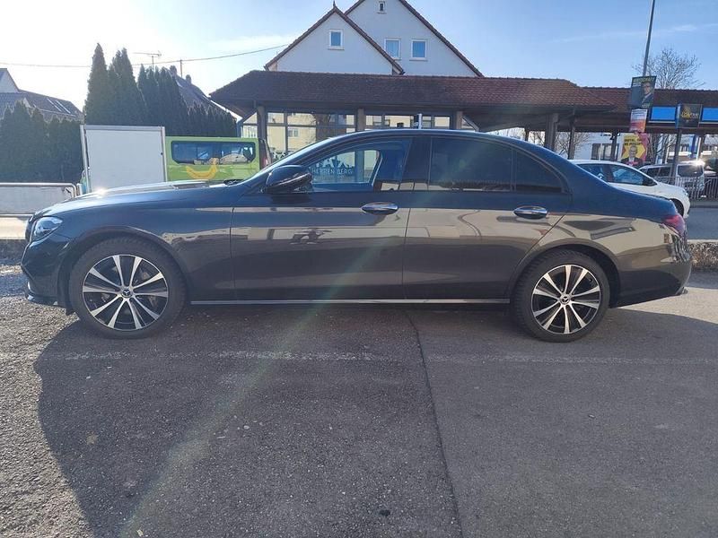 Gebraucht Mercedes E300 Night 211 PS (155 kW) 2021 Grau Limousine