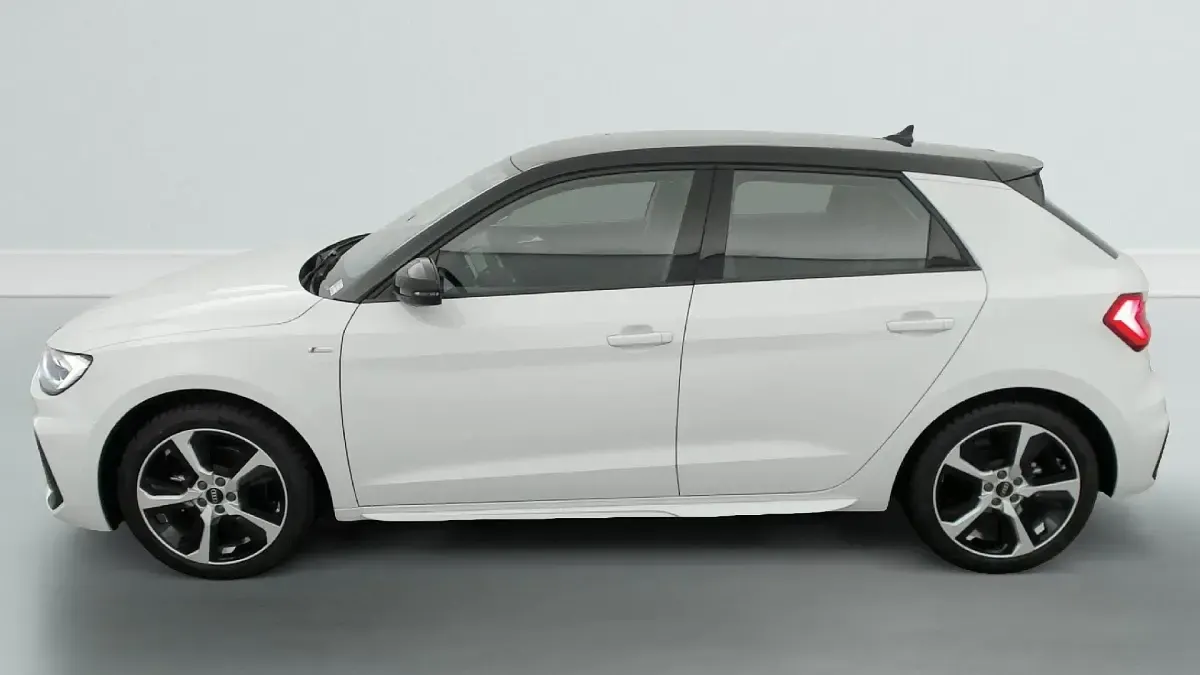 Neu Audi A1 Design 116 PS (85 kW) 2025 Blanc glacier/ toit noir SUV