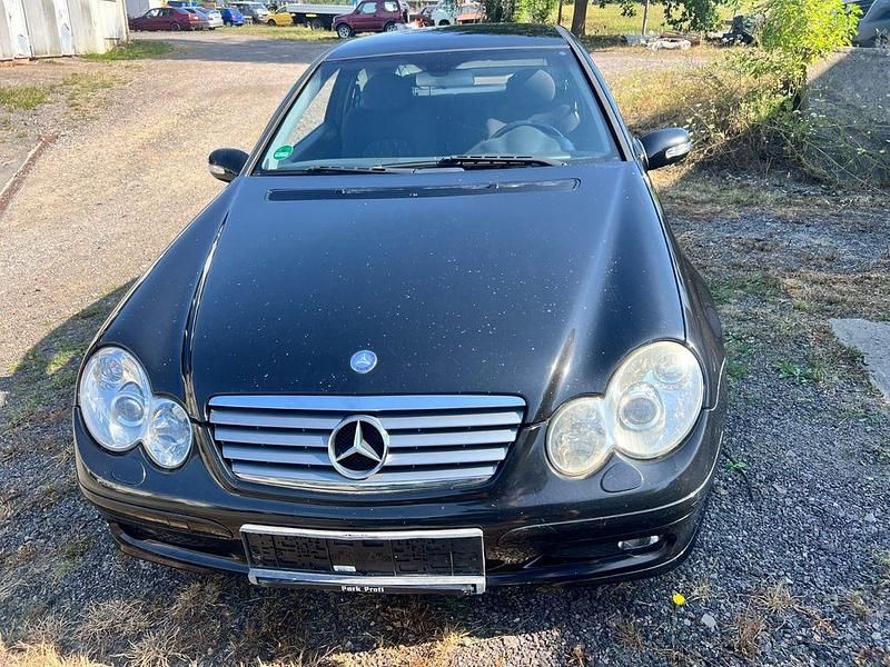 Gebraucht Mercedes C200 163 PS (119 kW) 2004 Schwarz Coupé