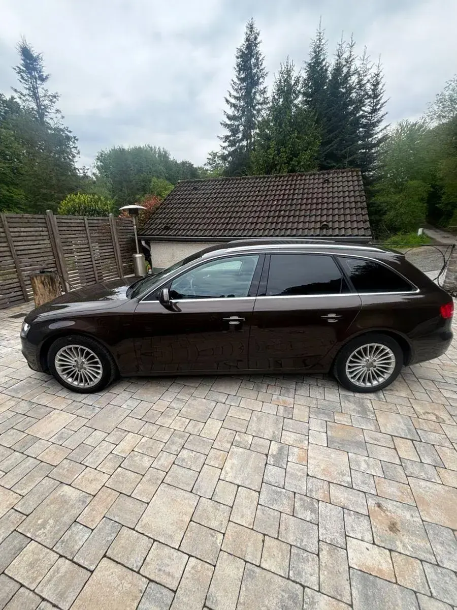 Gebraucht Audi A4 Ambition 177 PS (130 kW) 2012 Braun Kombi