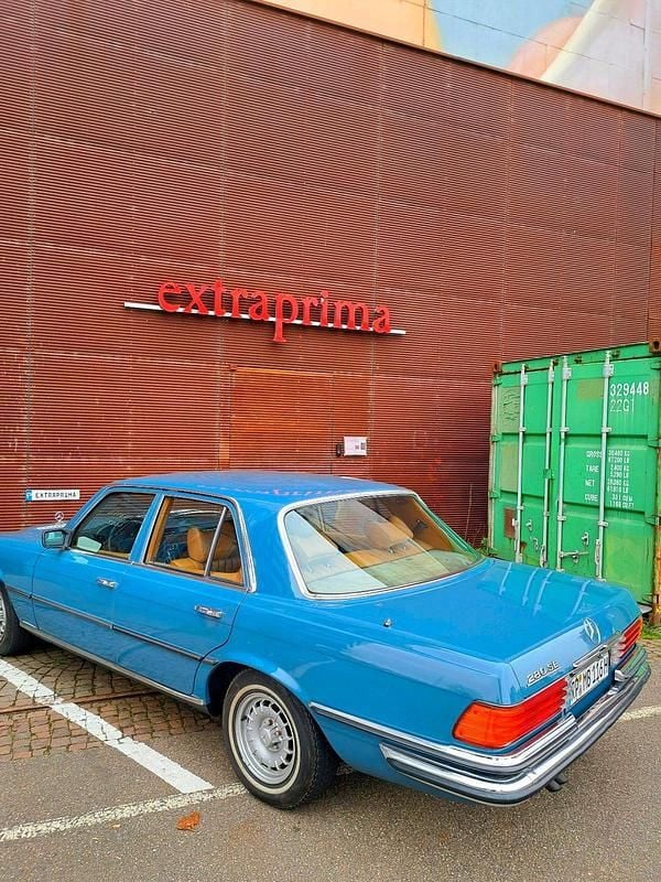 Blau Gebraucht 1975 Mercedes S280 SE Limousine | 13.500 € - Bild 1/4