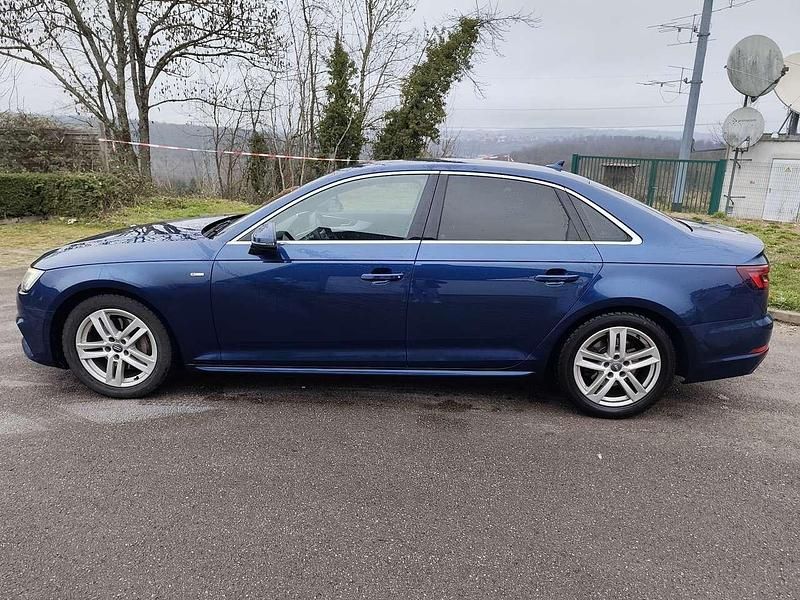 Gebraucht Audi A4 Ambiente 218 PS (160 kW) 2018 Blau Limousine