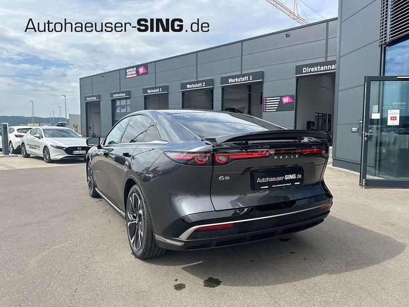 Neu Mazda 6e Takumi-Line 189 kW (258 PS) 2025 Grau Limousine