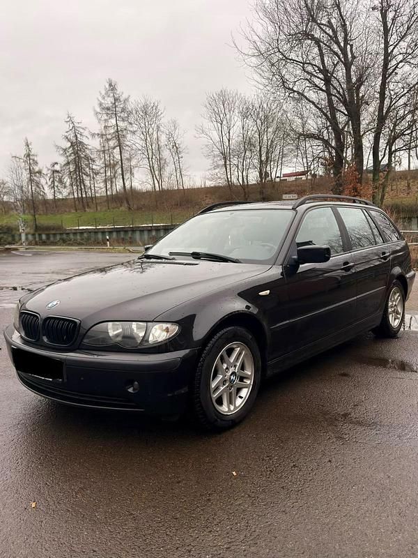 Schwarz Gebraucht 2003 BMW 316 Kombi | 2.000 € (Fairer Preis) - Bild 1/4