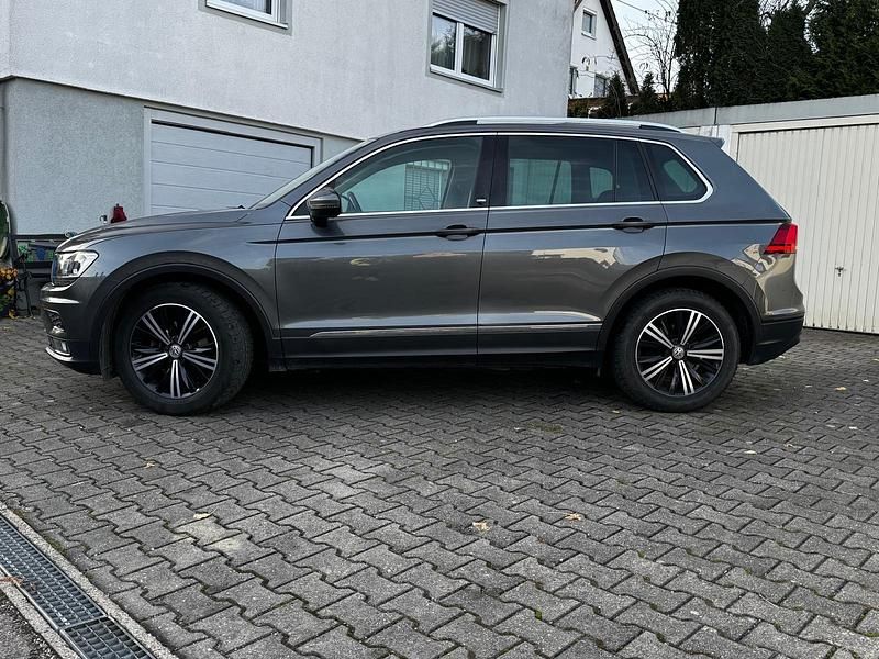 Gebraucht VW Tiguan Sound 150 PS (110 kW) 2018 Grau SUV