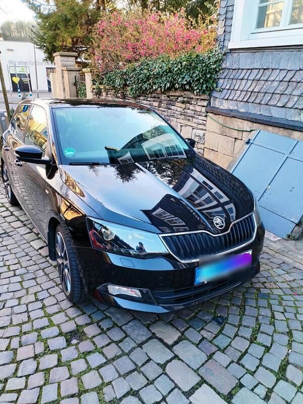 Schwarz Gebraucht 2017 Skoda Fabia Drive Limousine | 8.999 € (Fairer Preis) - Bild 1/4
