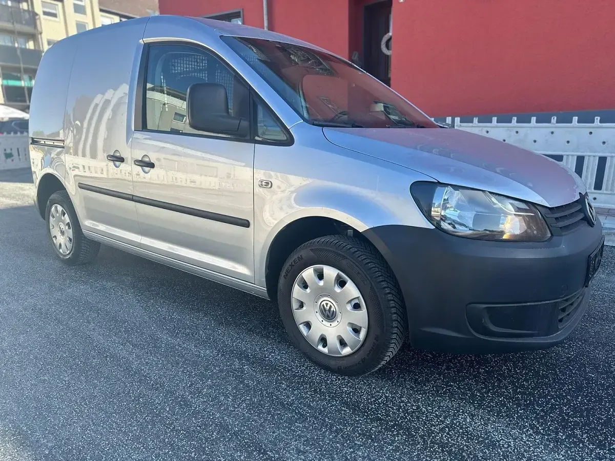 Usata VW Caddy 102 CV (75 kW) 2013 Grigio Monovolume