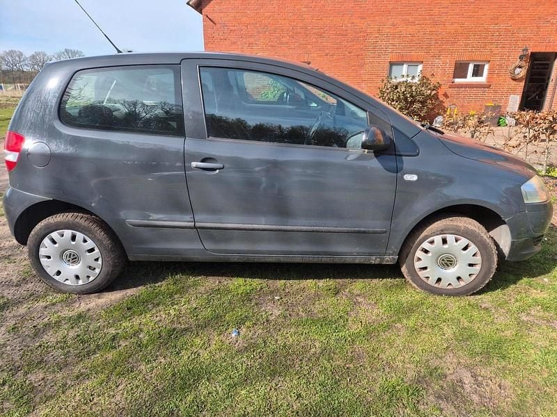 Gebraucht VW Fox 60 PS (44 kW) 2008 Schwarz Kleinwagen