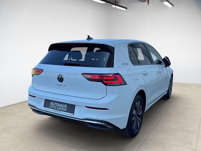 Gebraucht VW Golf VIII Life 150 PS (110 kW) 2025 Weiß Limousine