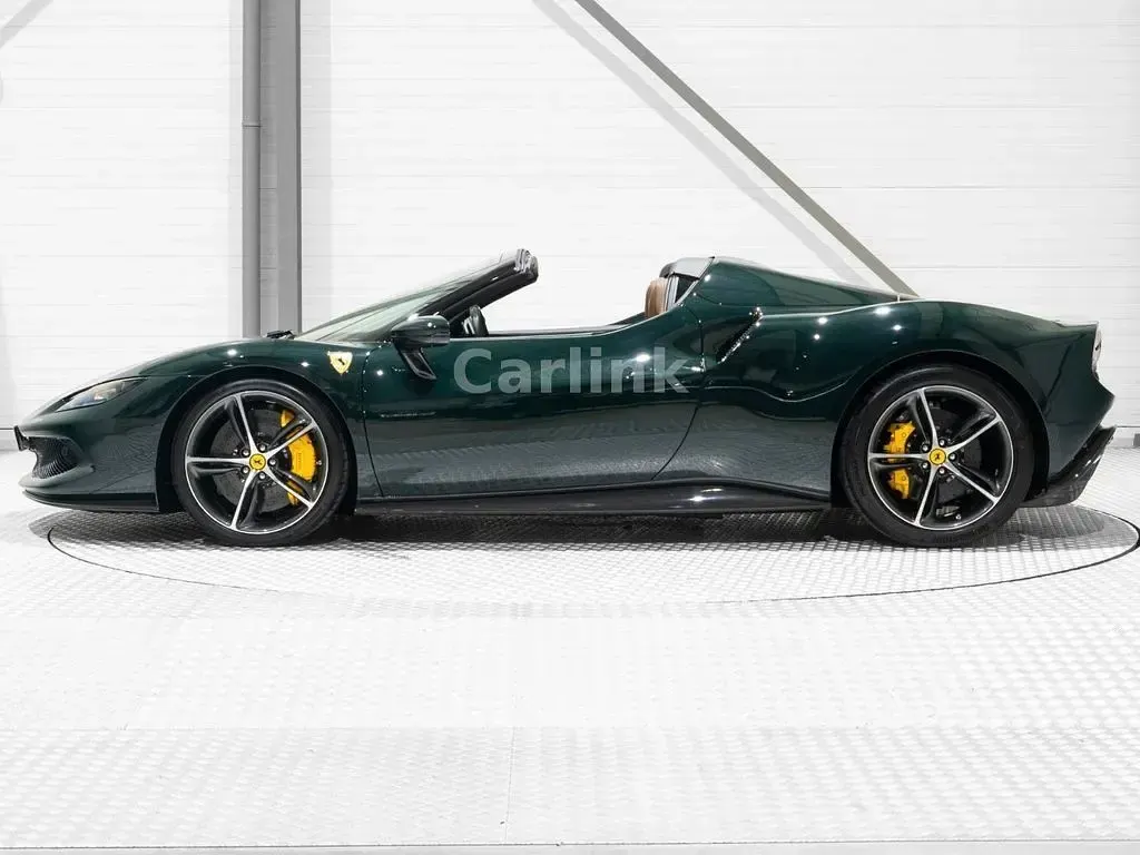Gebraucht Ferrari 296 829 PS (609 kW) 2024 Grün Cabrio