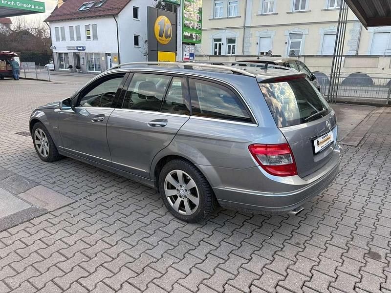 Gebraucht Mercedes C200 184 PS (135 kW) 2009 Palladiumsilber  metalliclack Kombi
