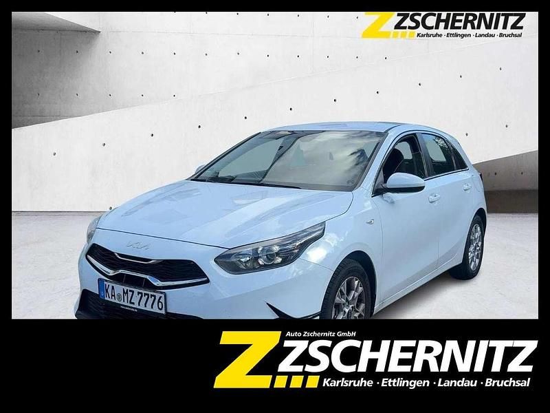 Gebraucht Kia Ceed Vision 140 PS (102 kW) 2025 (wd) casa white weiß Kleinwagen