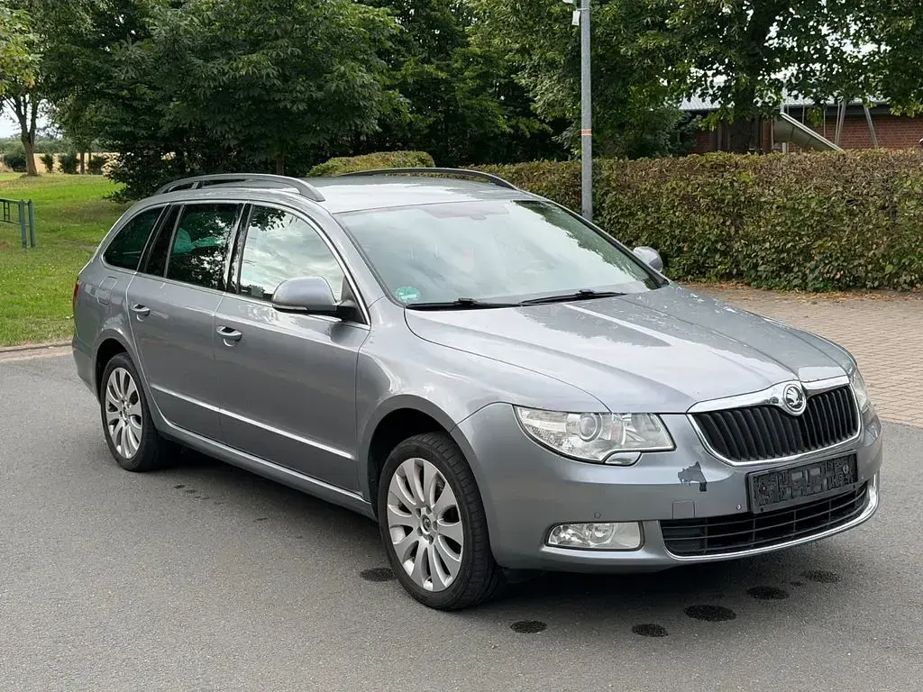 Gebraucht Skoda Superb Ambition 170 PS (125 kW) 2012 Grau Limousine