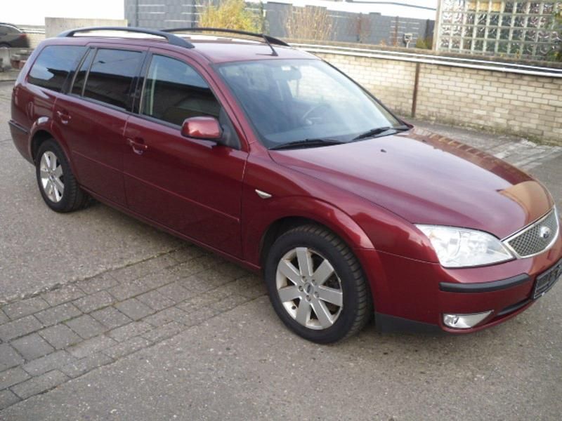 Rot Gebraucht 2004 Ford Mondeo Kombi | 2.100 € (Etwas zu teuer) - Bild 1/4
