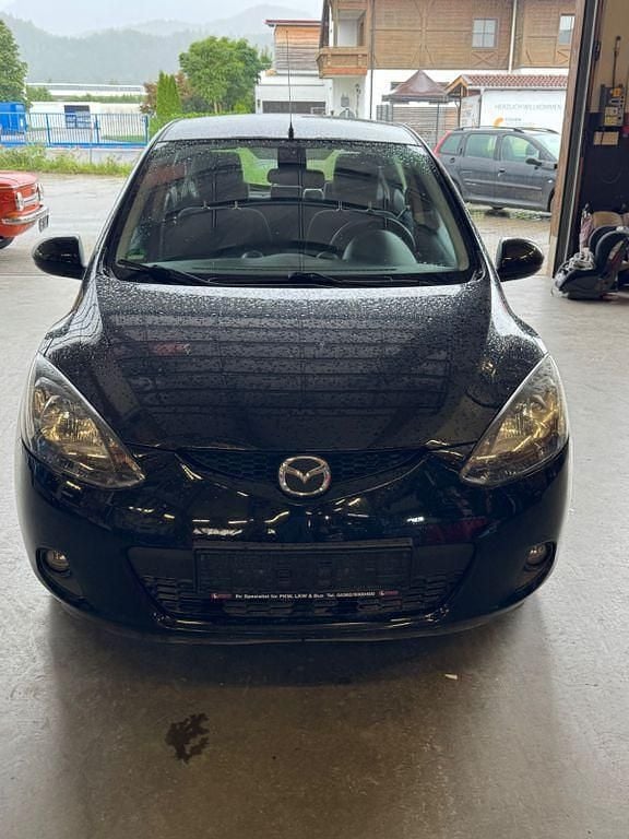 Schwarz Gebraucht 2010 Mazda 2 Center-Line Limousine | 3.700 € (Fairer Preis) - Bild 1/4