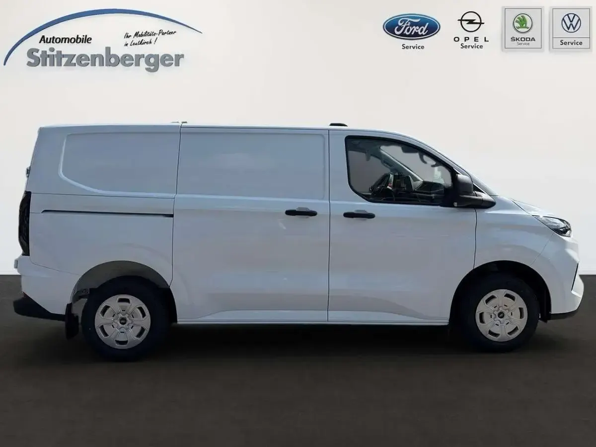 Neu Ford Transit Custom Trend 136 PS (100 kW) 2026 Frostweiß Limousine