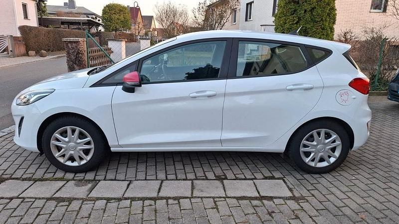 Gebraucht Ford Fiesta Trend 75 PS (55 kW) 2020 Weiß Kleinwagen