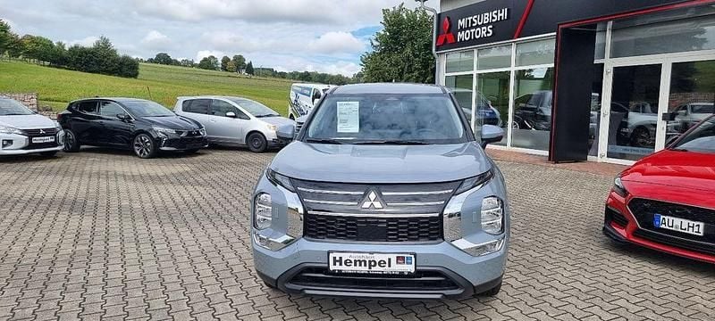 Neu Mitsubishi Outlander P-HEV Plus 306 PS (225 kW) 2025 Mondsteingrau SUV