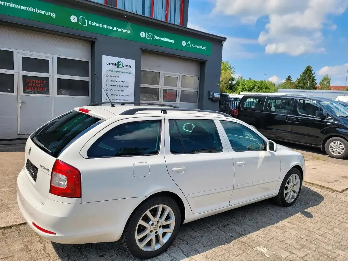Gebraucht Skoda Octavia 152 PS (111 kW) 2010 Weiß Kombi
