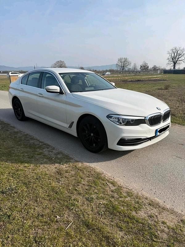 Gebraucht BMW 525 231 PS (169 kW) 2019 Weiß Limousine