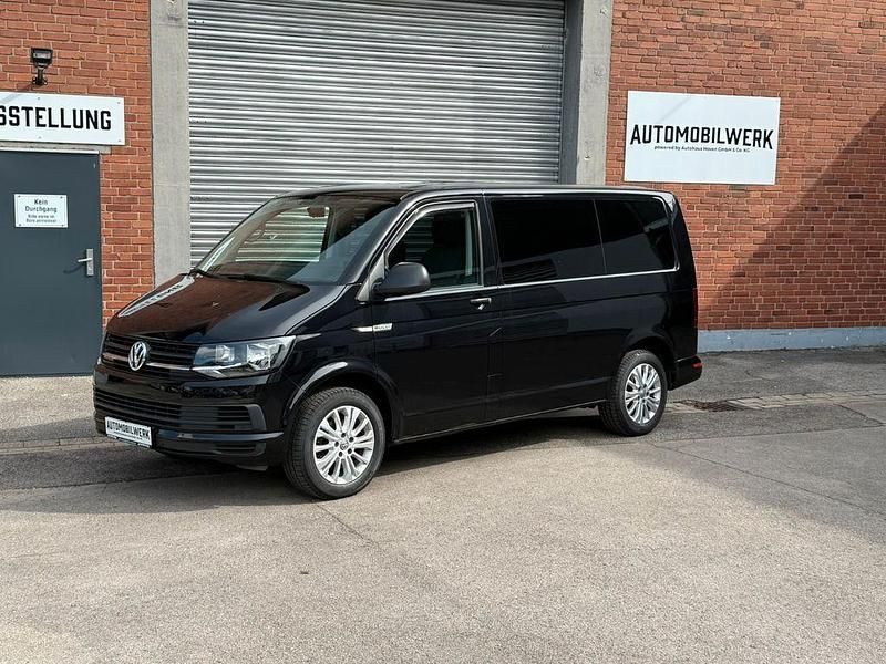 Schwarz Gebraucht 2017 VW Multivan Van | 25.999 € (Guter Preis) - Bild 1/4