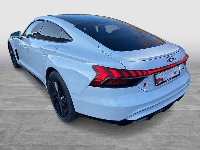 Gebraucht Audi e-tron GT quattro Sport 500 kW (680 PS) 2025 Arkonaweiß Limousine