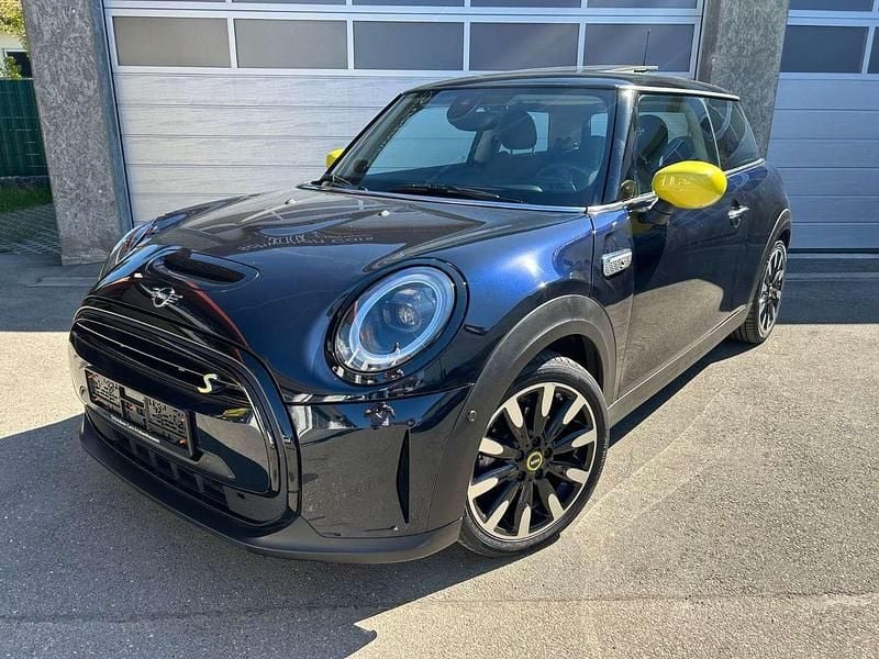 Second-hand Mini Cooper SE 135 kW (184 CP) 2023 Negru Hatchback