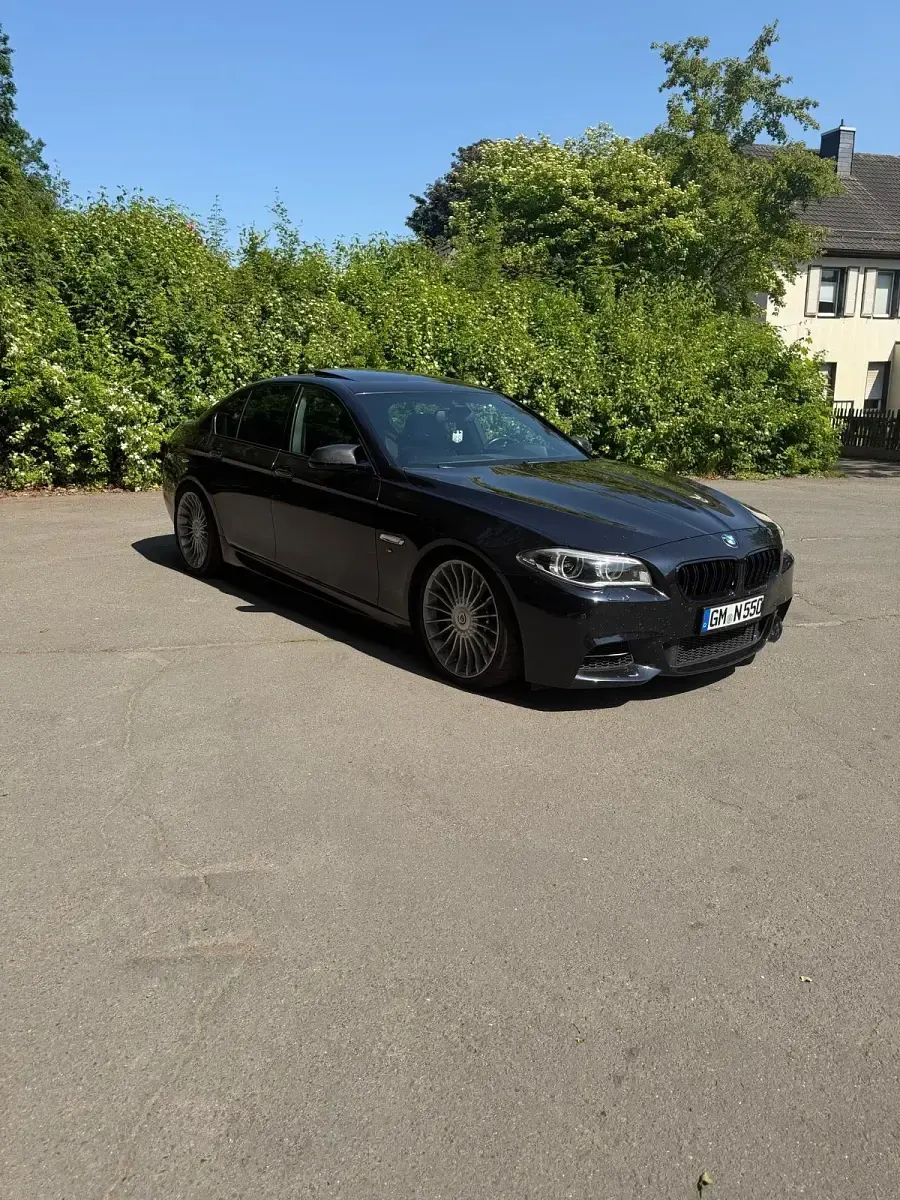 Gebraucht BMW M550 381 PS (280 kW) 2015 Blau Limousine