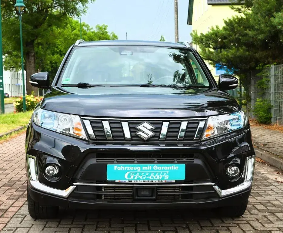 Gebraucht Suzuki Vitara Comfort+ 140 PS (102 kW) 2019 Schwarz SUV