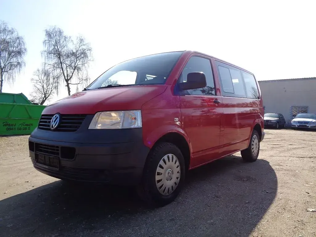 Gebraucht VW Caravelle Trendline 131 PS (96 kW) 2008 Rot Van